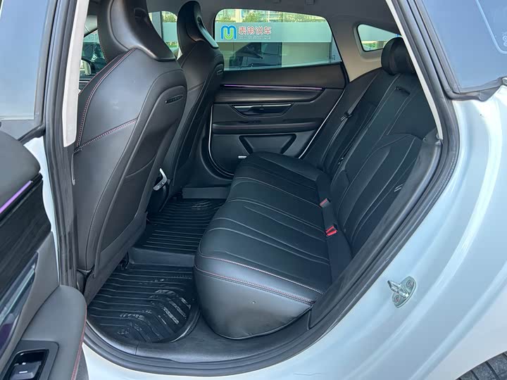 Фото 9 - XPeng P7