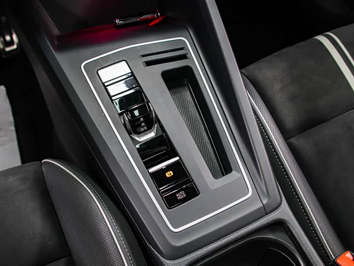 Фото 11 - Volkswagen Golf