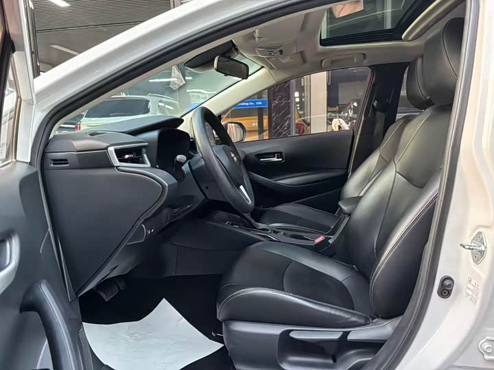 Фото 5 - Toyota Corolla