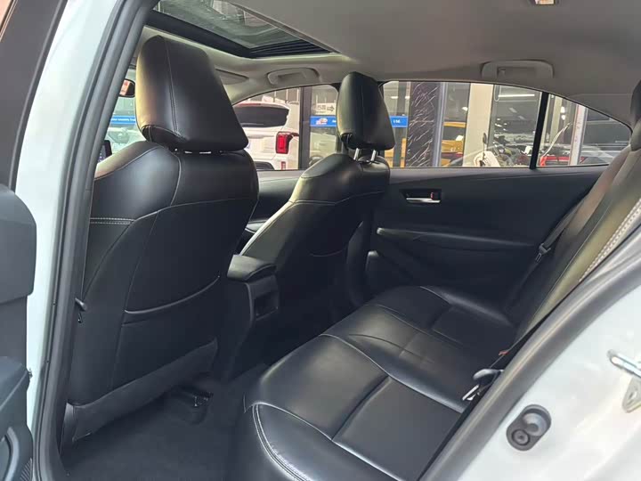 Фото 6 - Toyota Corolla