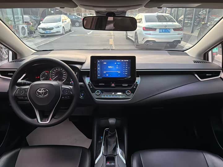 Фото 7 - Toyota Corolla