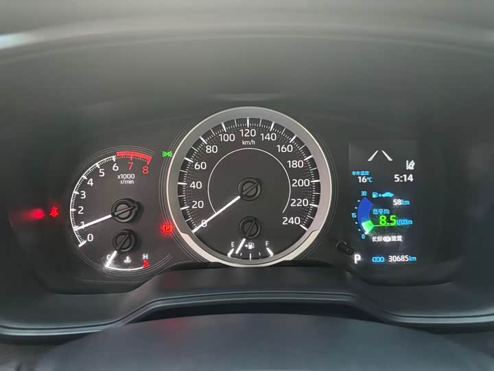 Фото 8 - Toyota Corolla