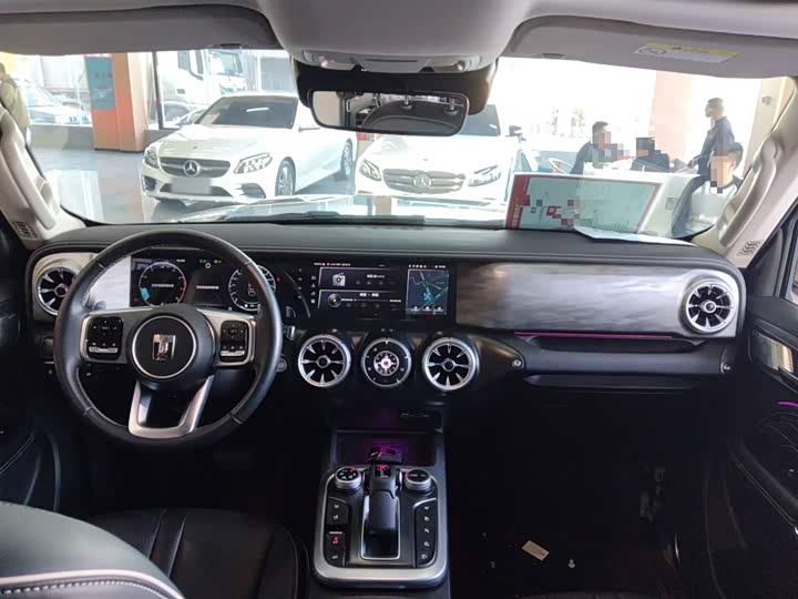 Фото 10 - Tank 300