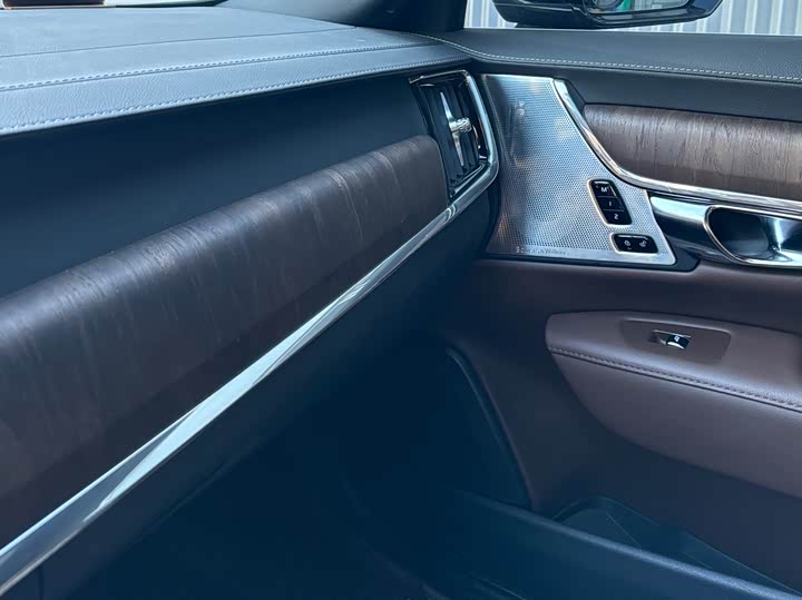 Фото 13 - Volvo S90