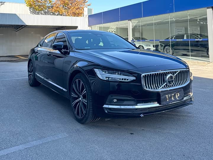 Фото 3 - Volvo S90