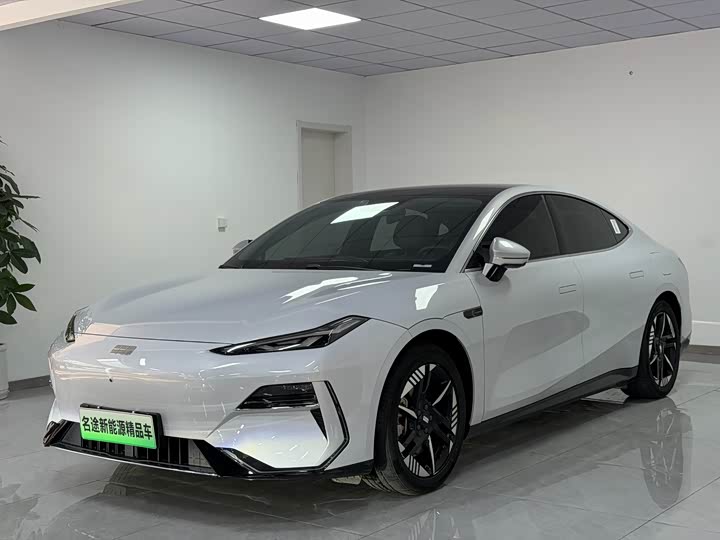 Фото 1 - Geely Galaxy E8