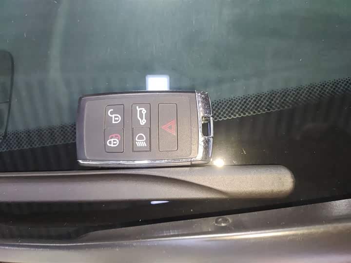 Фото 9 - Land Rover Discovery Sport