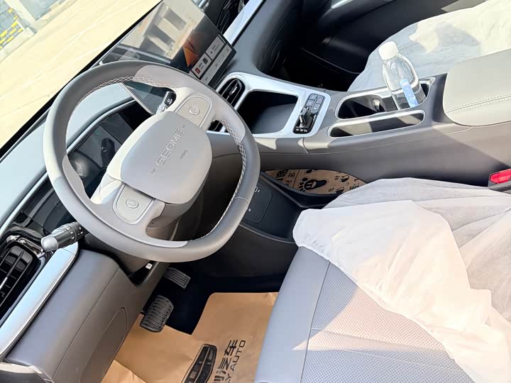 Фото 8 - Geely Galaxy Geome