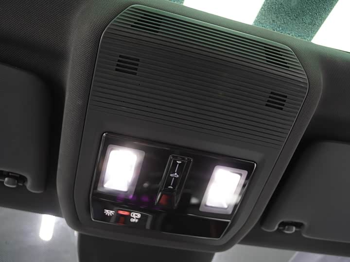 Фото 17 - Volkswagen Golf