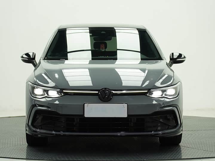 Фото 2 - Volkswagen Golf