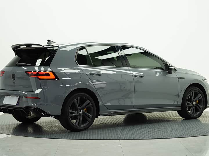 Фото 5 - Volkswagen Golf