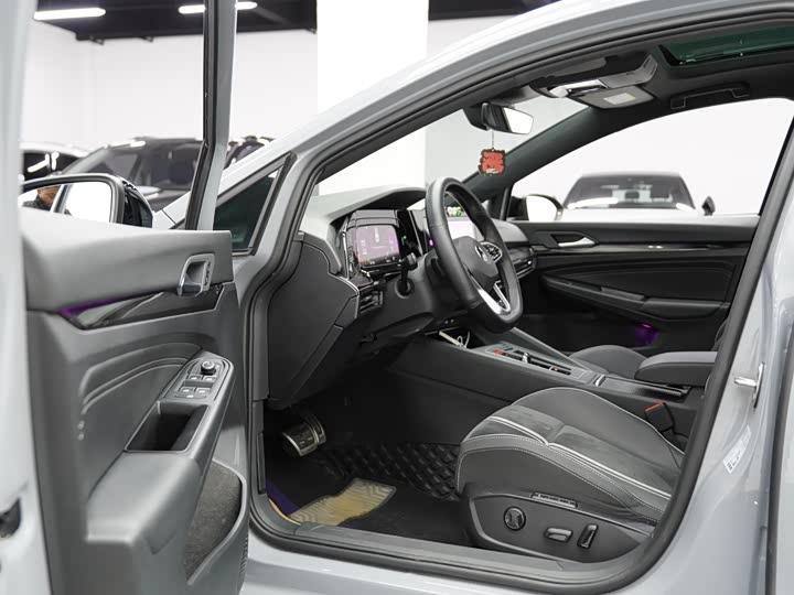 Фото 9 - Volkswagen Golf