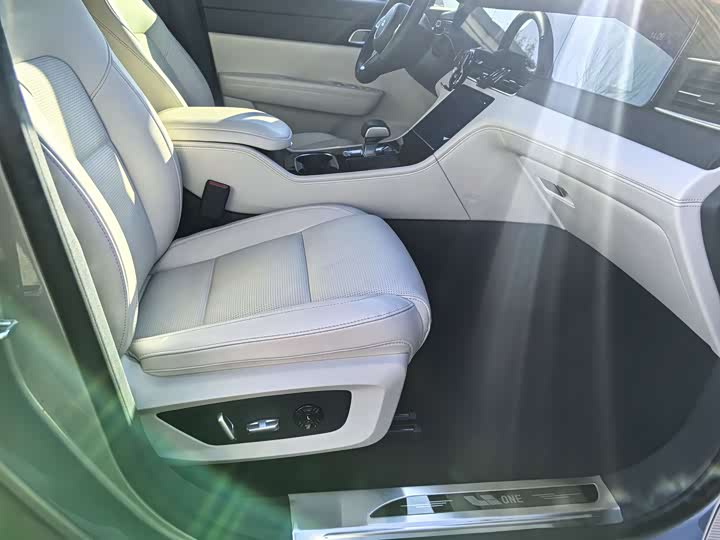 Фото 4 - LiXiang One