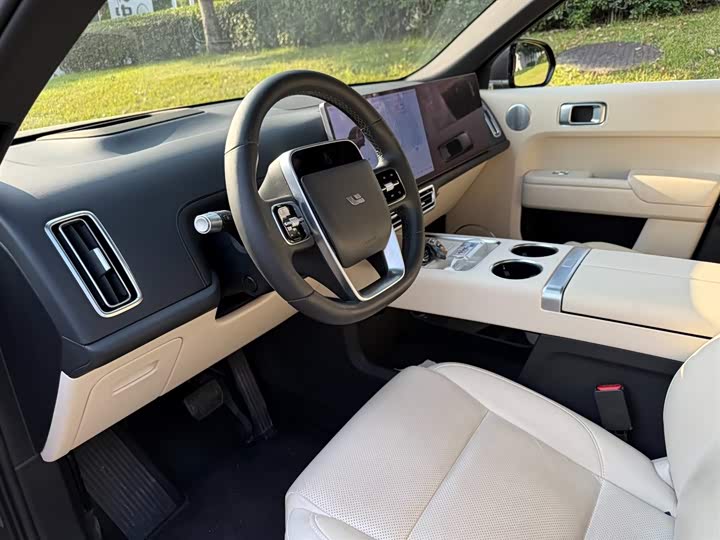 Фото 7 - LiXiang L8