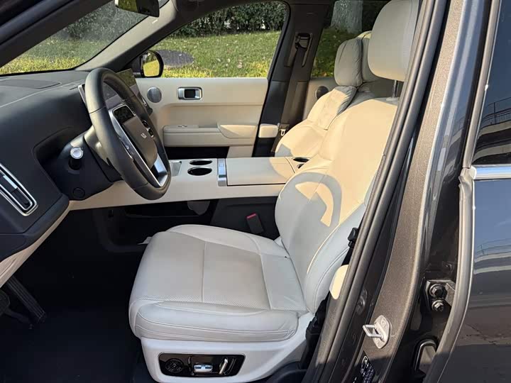 Фото 8 - LiXiang L8