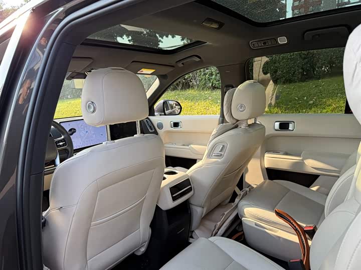 Фото 9 - LiXiang L8