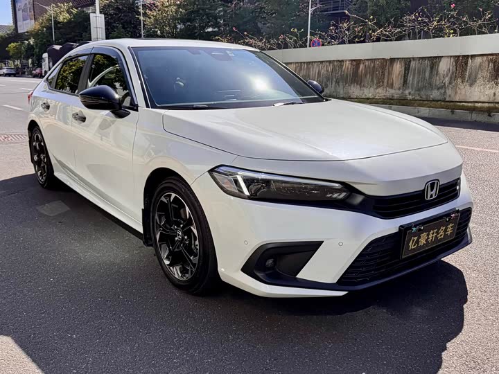 Фото 3 - Honda Civic