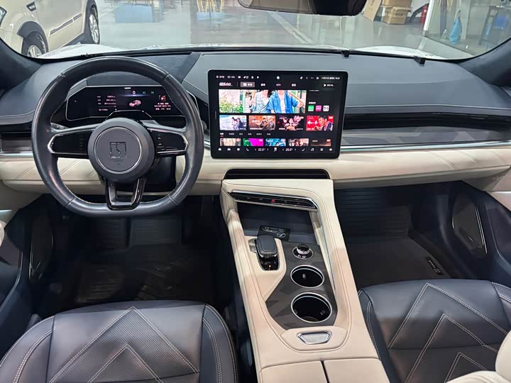 Фото 4 - Zeekr 001