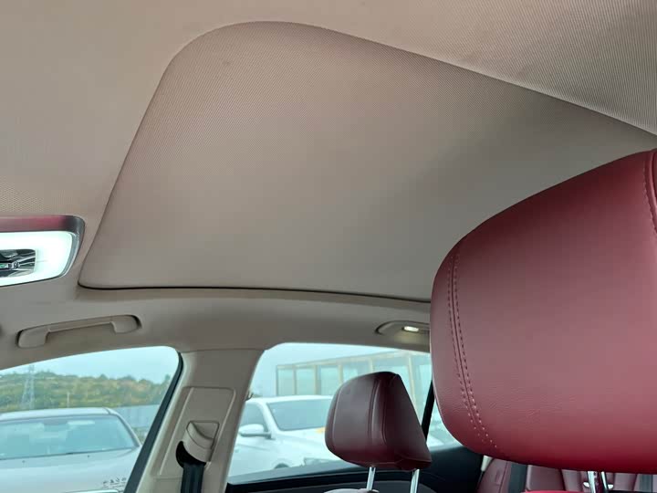 Фото 10 - Hongqi H5