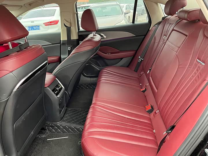 Фото 9 - Hongqi H5