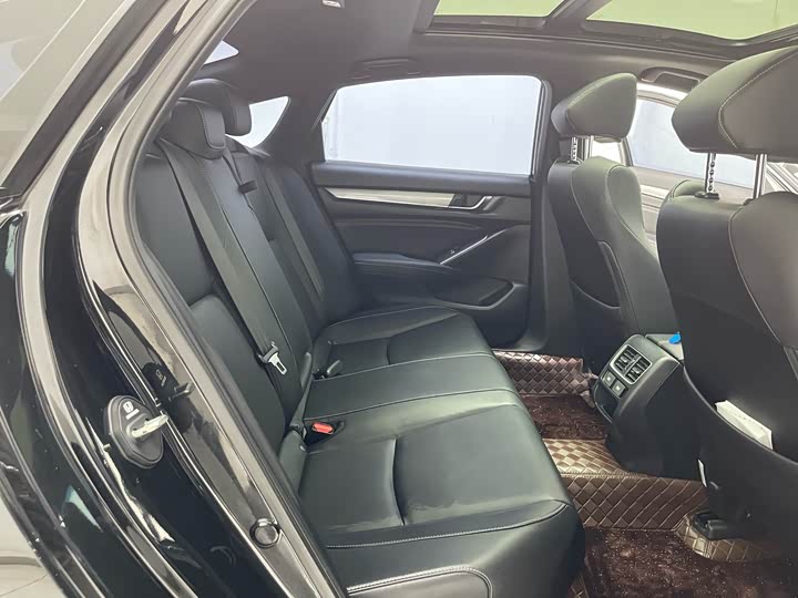 Фото 14 - Honda Inspire