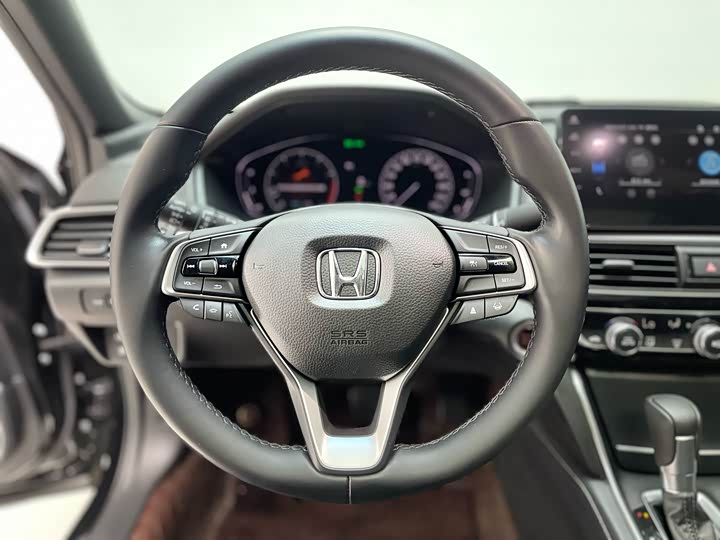 Фото 19 - Honda Inspire