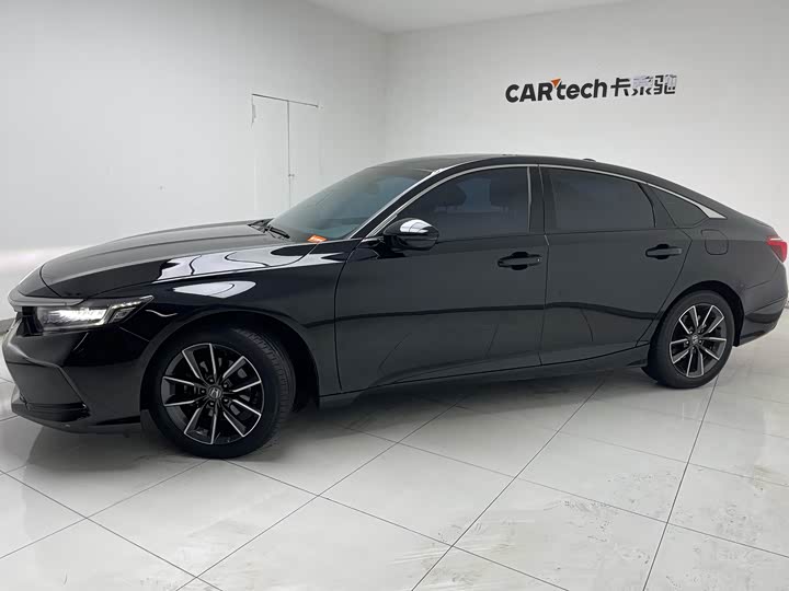 Фото 2 - Honda Inspire