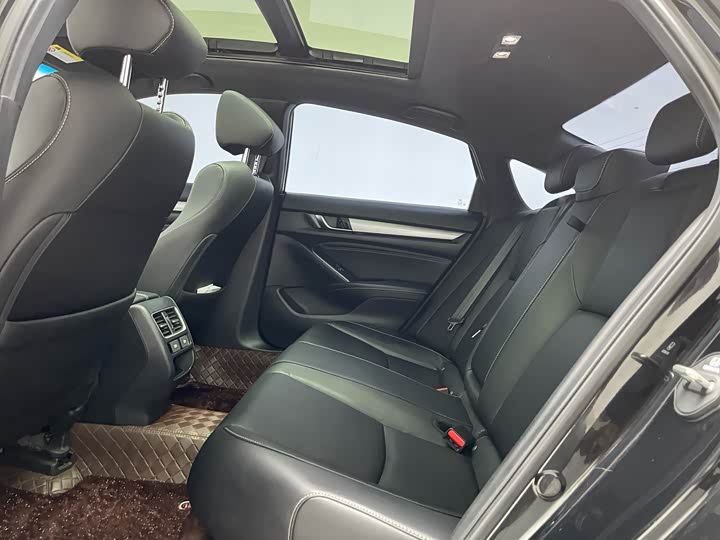 Фото 27 - Honda Inspire