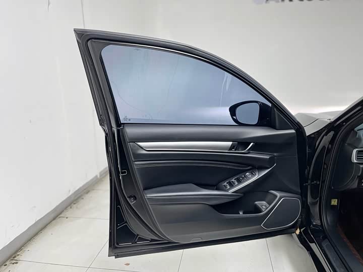 Фото 31 - Honda Inspire