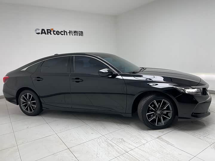 Фото 4 - Honda Inspire