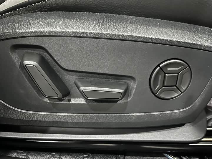 Фото 23 - Audi Q3