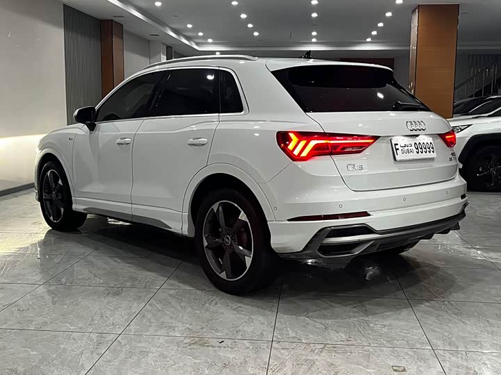 Фото 4 - Audi Q3