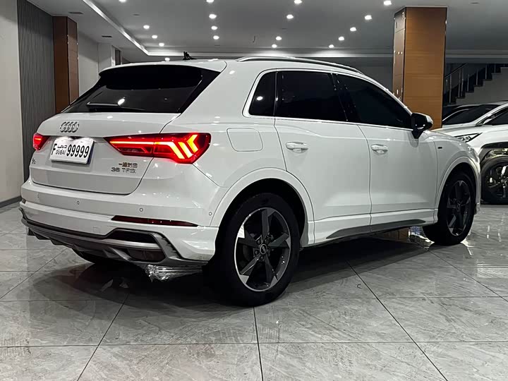 Фото 6 - Audi Q3