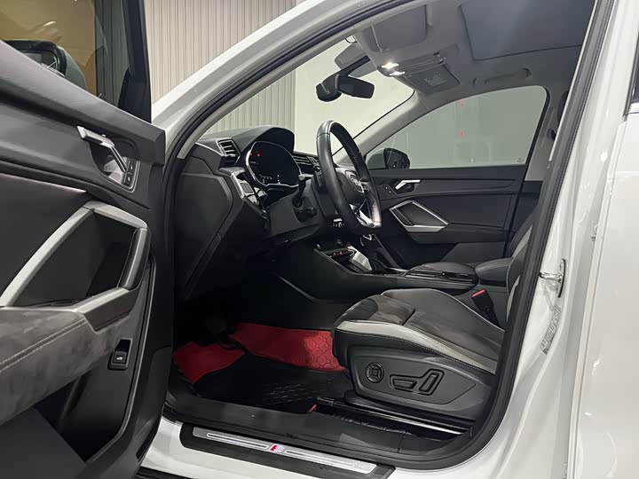 Фото 7 - Audi Q3