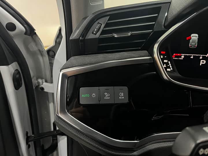 Фото 9 - Audi Q3