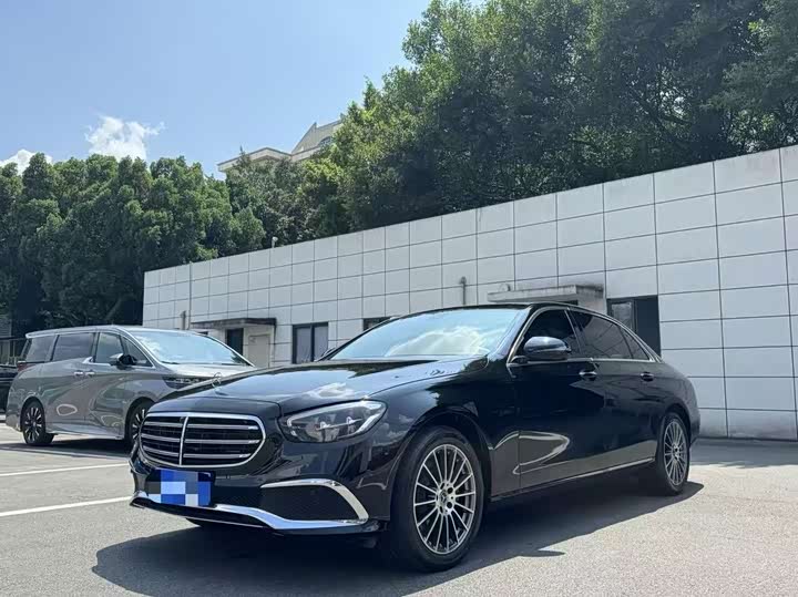 Фото 2 - Mercedes-Benz E-Class