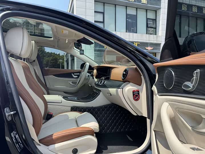 Фото 6 - Mercedes-Benz E-Class