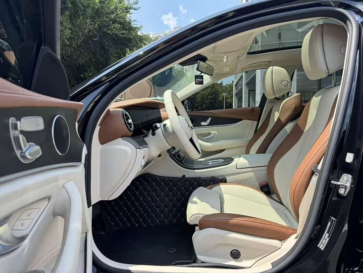 Фото 8 - Mercedes-Benz E-Class