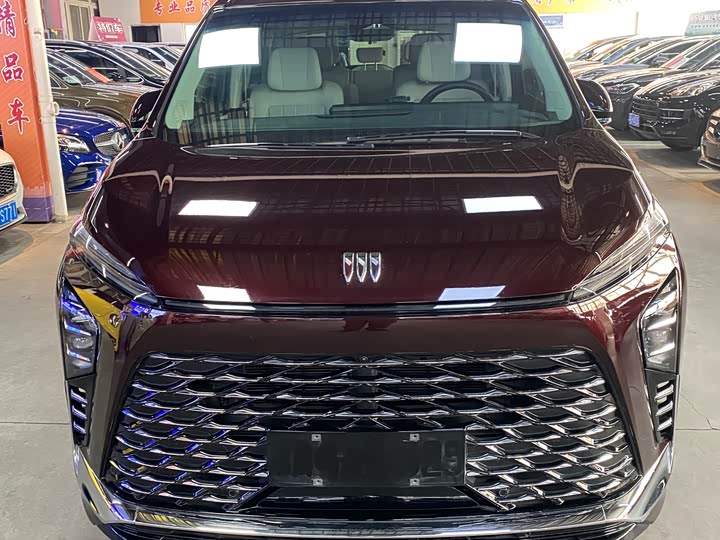 Фото 2 - Buick GL8 Hybrid