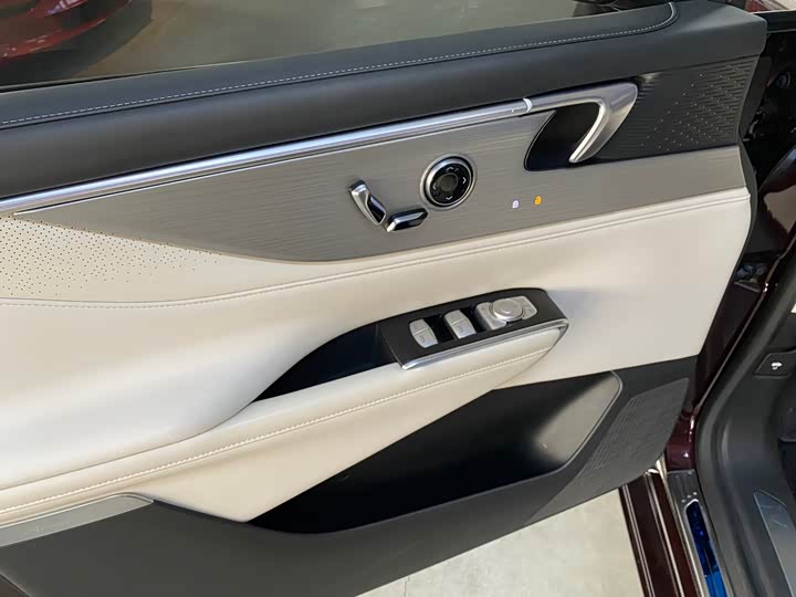 Фото 22 - Buick GL8 Hybrid