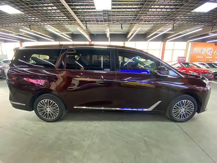 Фото 4 - Buick GL8 Hybrid