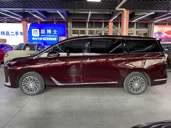 Фото 8 - Buick GL8 Hybrid