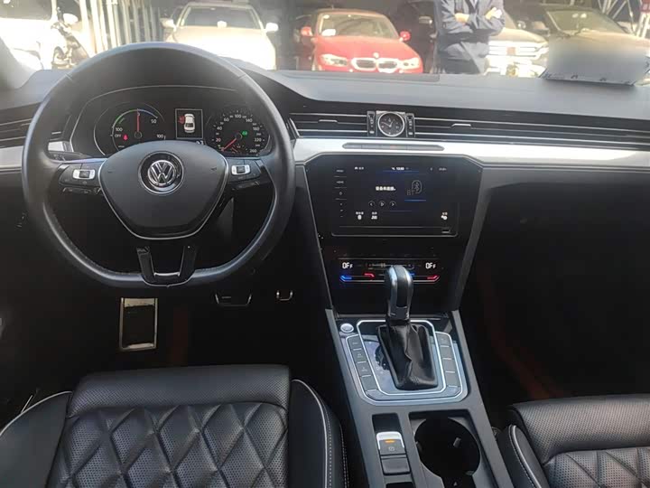 Фото 10 - Volkswagen Magotan GTE Hybrid