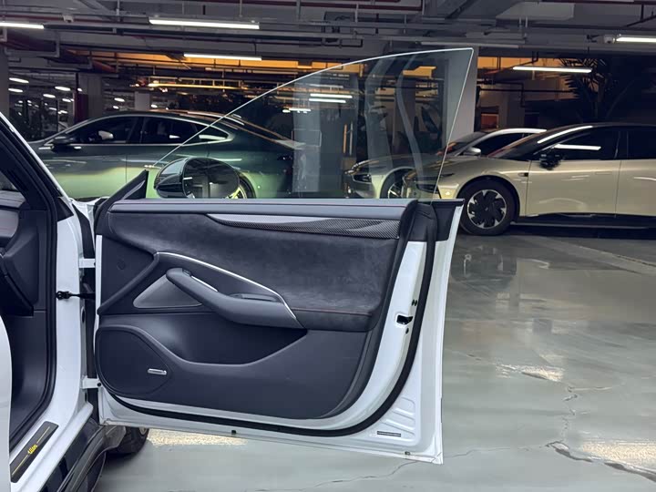 Фото 15 - Xiaomi SU7 Ultra