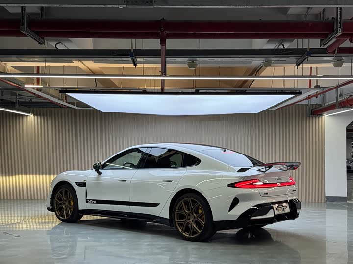 Фото 18 - Xiaomi SU7 Ultra