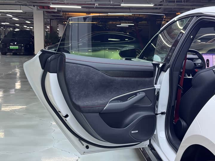 Фото 8 - Xiaomi SU7 Ultra