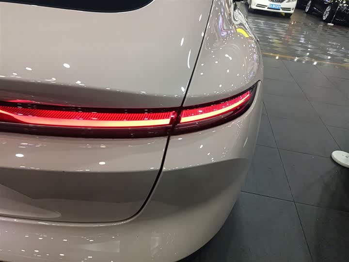 Фото 8 - Nio ET5