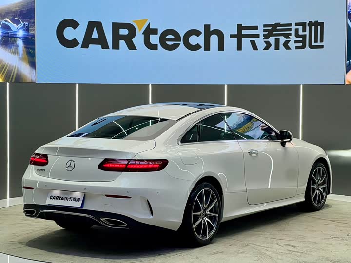 Фото 24 - Mercedes-Benz E-Class