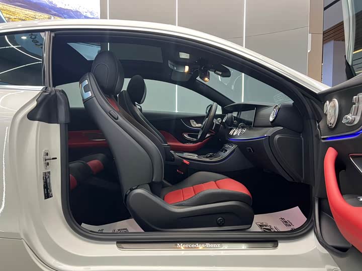 Фото 6 - Mercedes-Benz E-Class