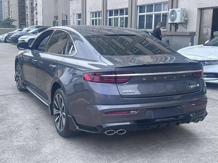 Фото 3 - Geely Preface